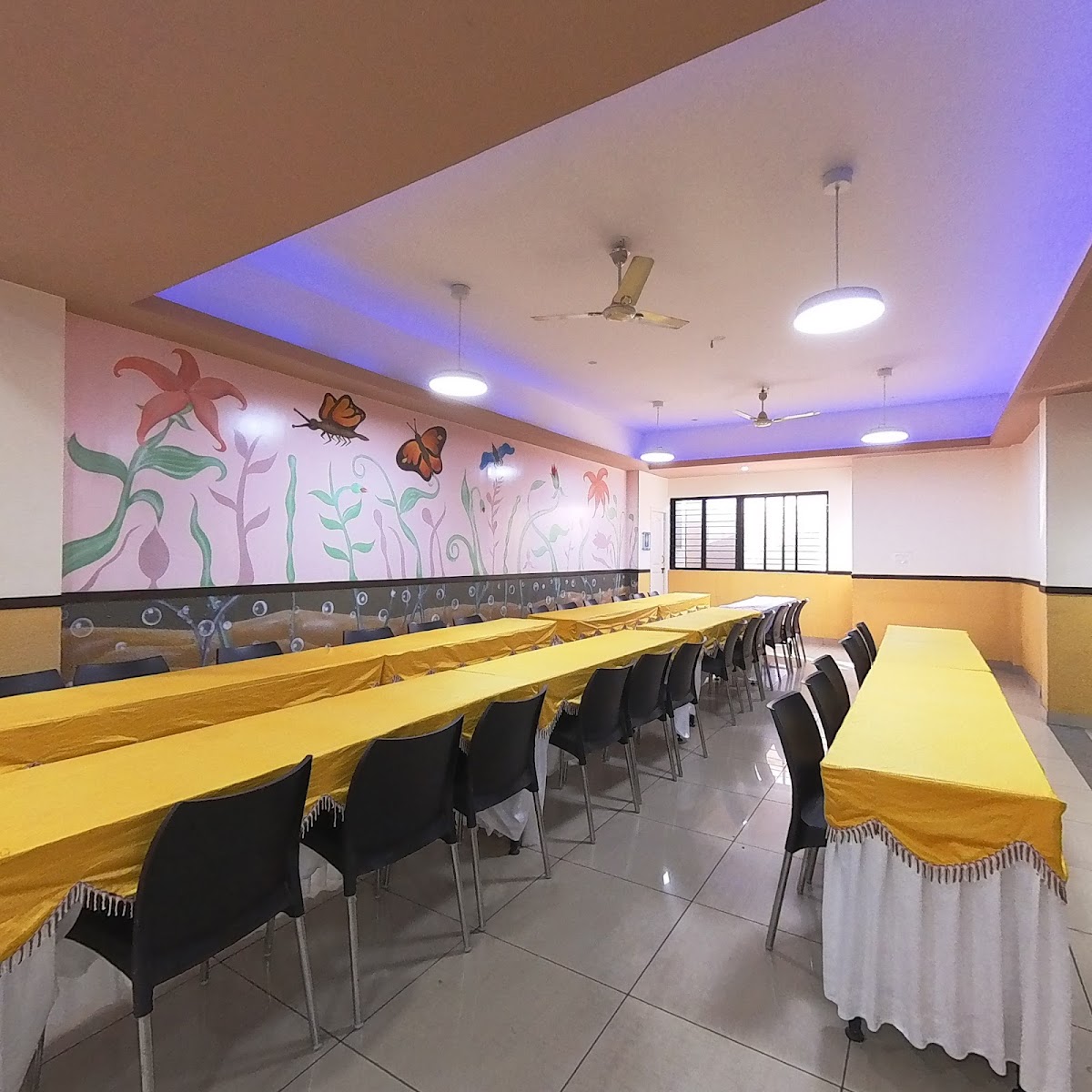 Sri Convention Center & Party Hall — Banquet Hall in Hebbal, Bangalore (on-site parking, in-house decoration, DJ permitted, bar service available) — photo 2