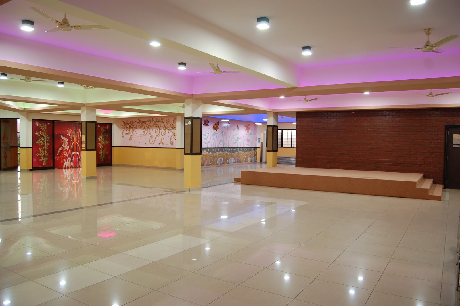 Sri Convention Center & Party Hall — Banquet Hall in Hebbal, Bangalore (on-site parking, in-house decoration, DJ permitted, bar service available) — photo 4
