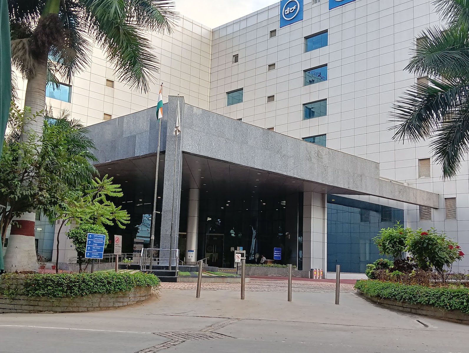 Abbu Convention Hall — Banquet Hall in Bangalore (on-site parking, in-house decoration, DJ permitted, bar service available)