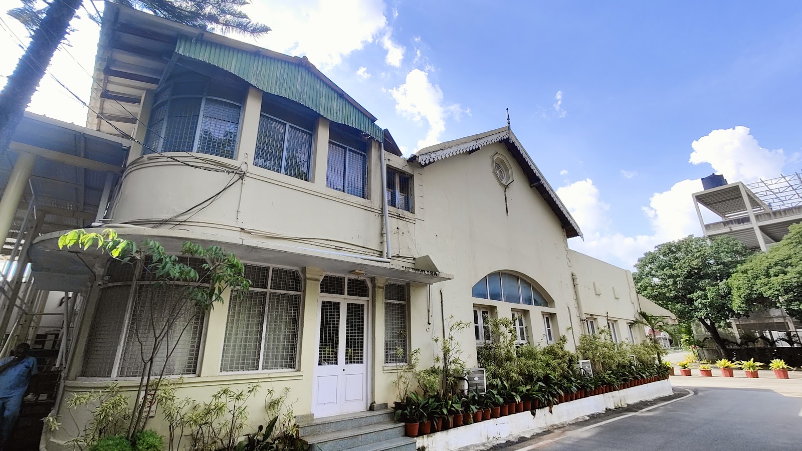 Woodlands Hotel — Hotel in Richmond Town, Bangalore (on-site parking, in-house decoration, DJ permitted, bar service available)