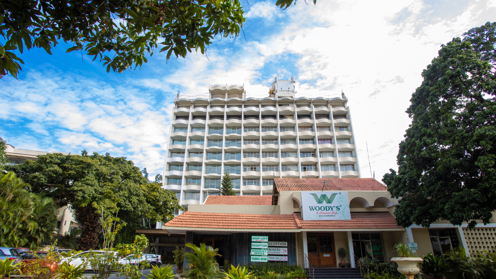 Woodlands Hotel — Hotel in Richmond Town, Bangalore (on-site parking, in-house decoration, DJ permitted, bar service available) — photo 4