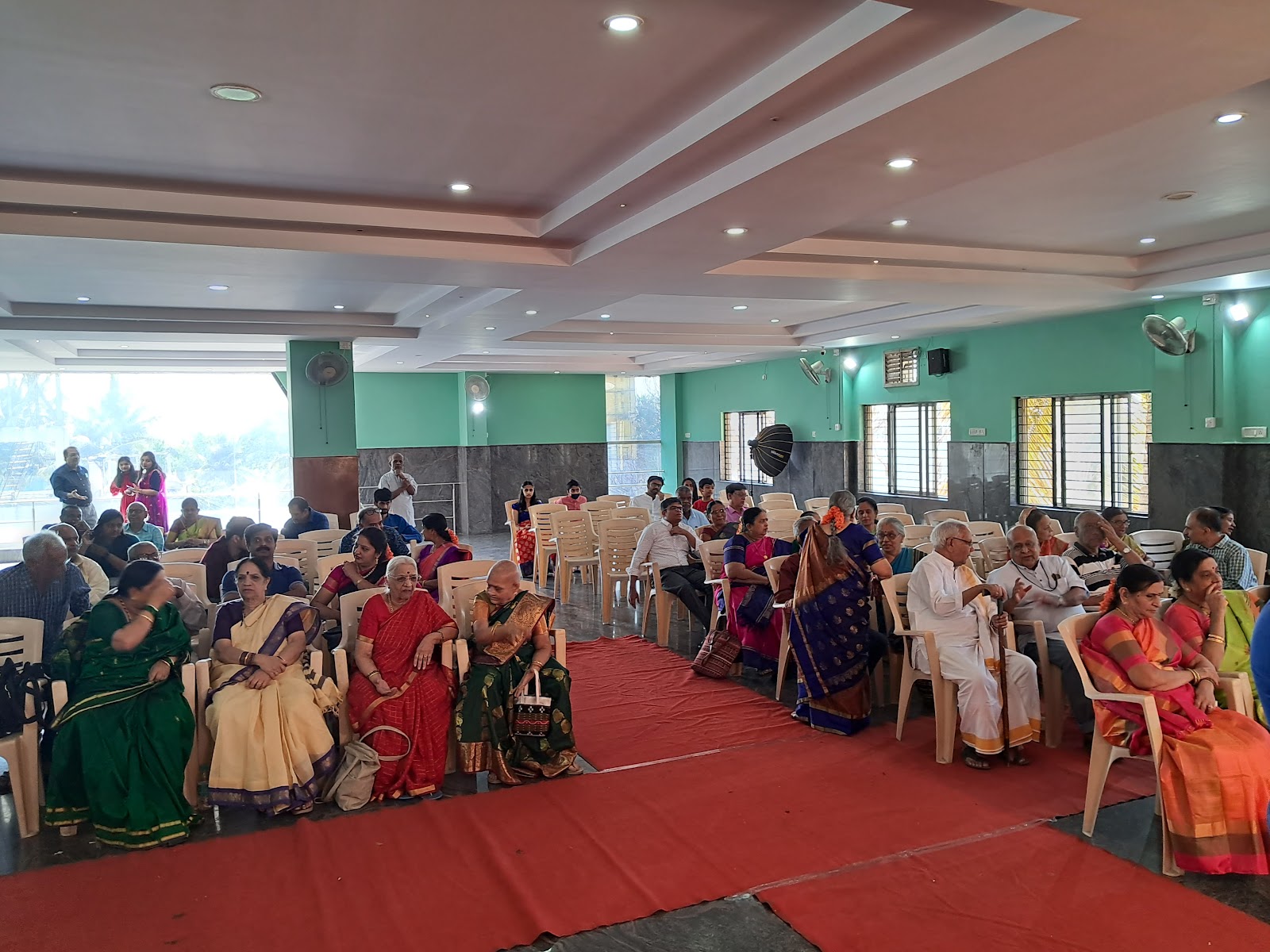 Sri Vidyaranya Sri Commercial Center And Banquet Hall — Banquet Hall in Vidyaranyapura, Bangalore (on-site parking, in-house decoration, DJ permitted, bar service available) — photo 4