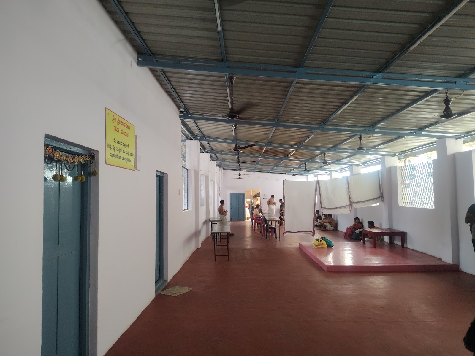 Sri Sripadaraja Sabha Mantapa — Banquet Hall in Chamrajpet, Bangalore (on-site parking, in-house decoration, DJ permitted, bar service available) — photo 2
