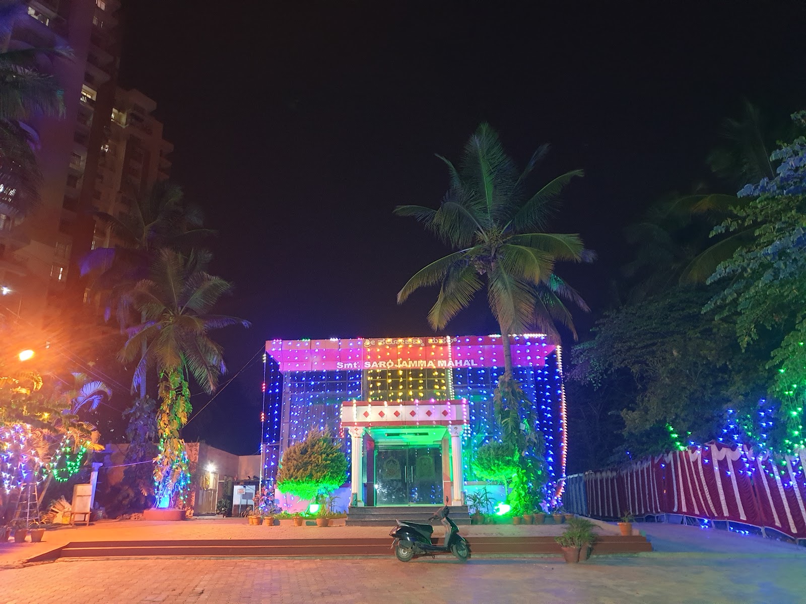 Srimati Sarojamma Mahal — Banquet Hall in Hesaraghatta, Bangalore (on-site parking, in-house decoration, DJ permitted, bar service available) — photo 2