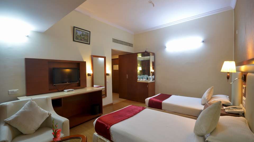 Hotel Paraag — Banquet Hall in Vasanth Nagar, Bangalore (on-site parking, in-house decoration, outside catering allowed, bar service available) — photo 4