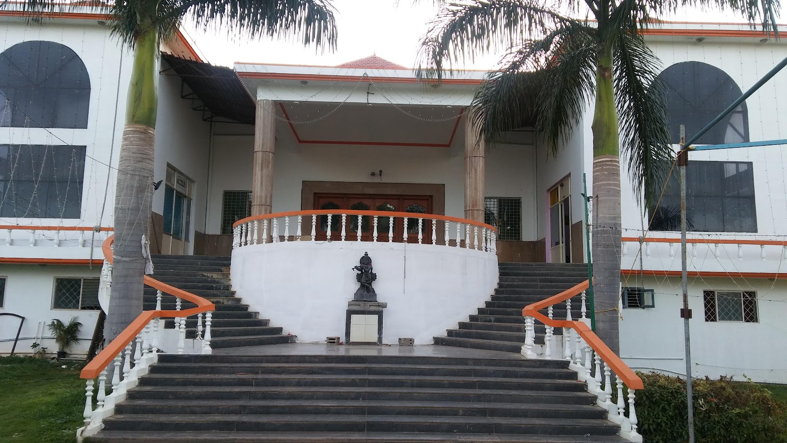 Ykr Kalyana Mandira — Banquet Hall in Bangalore (on-site parking, in-house decoration, DJ permitted, bar service available)
