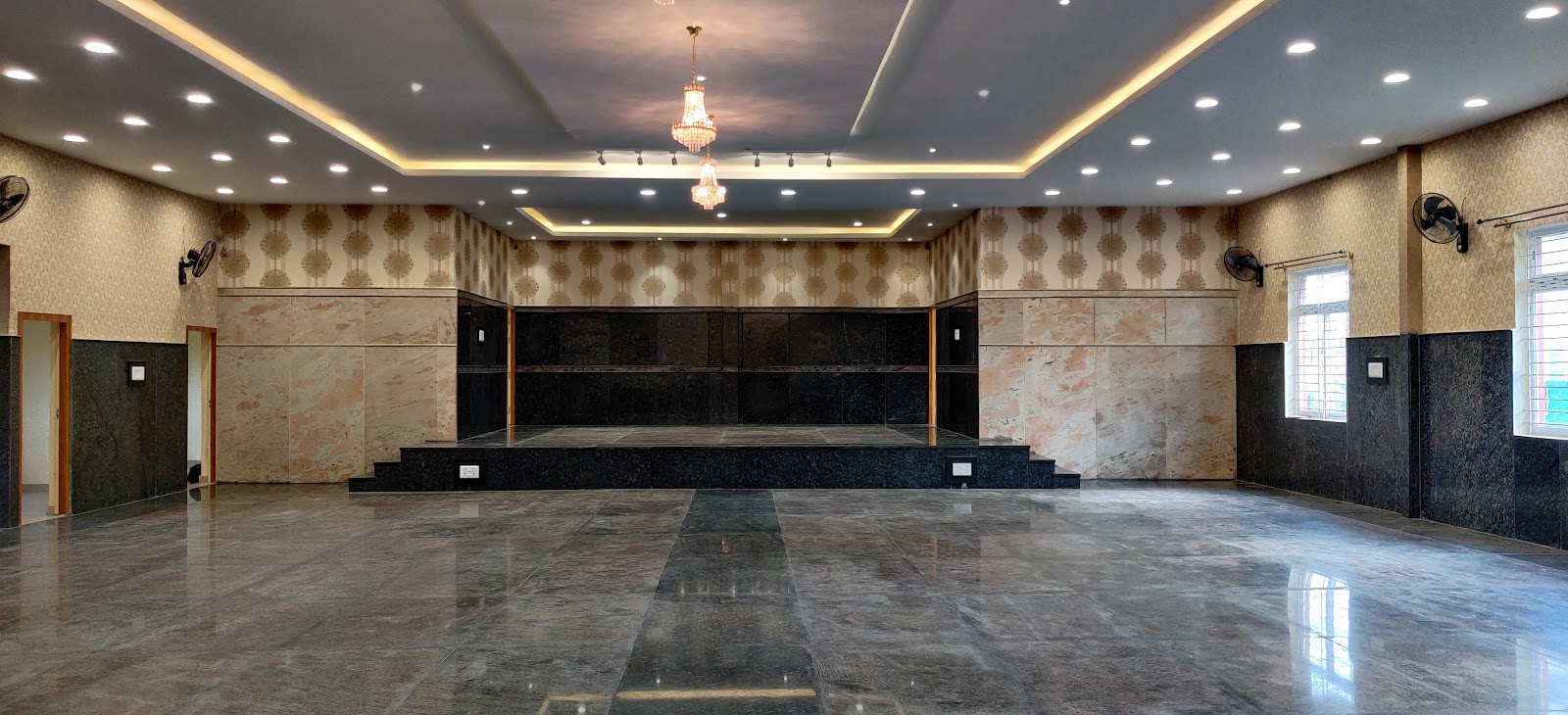 Kandan Grand Convention Hall — Banquet Hall in Bommasandra, Bangalore (on-site parking, in-house decoration, DJ permitted, bar service available)