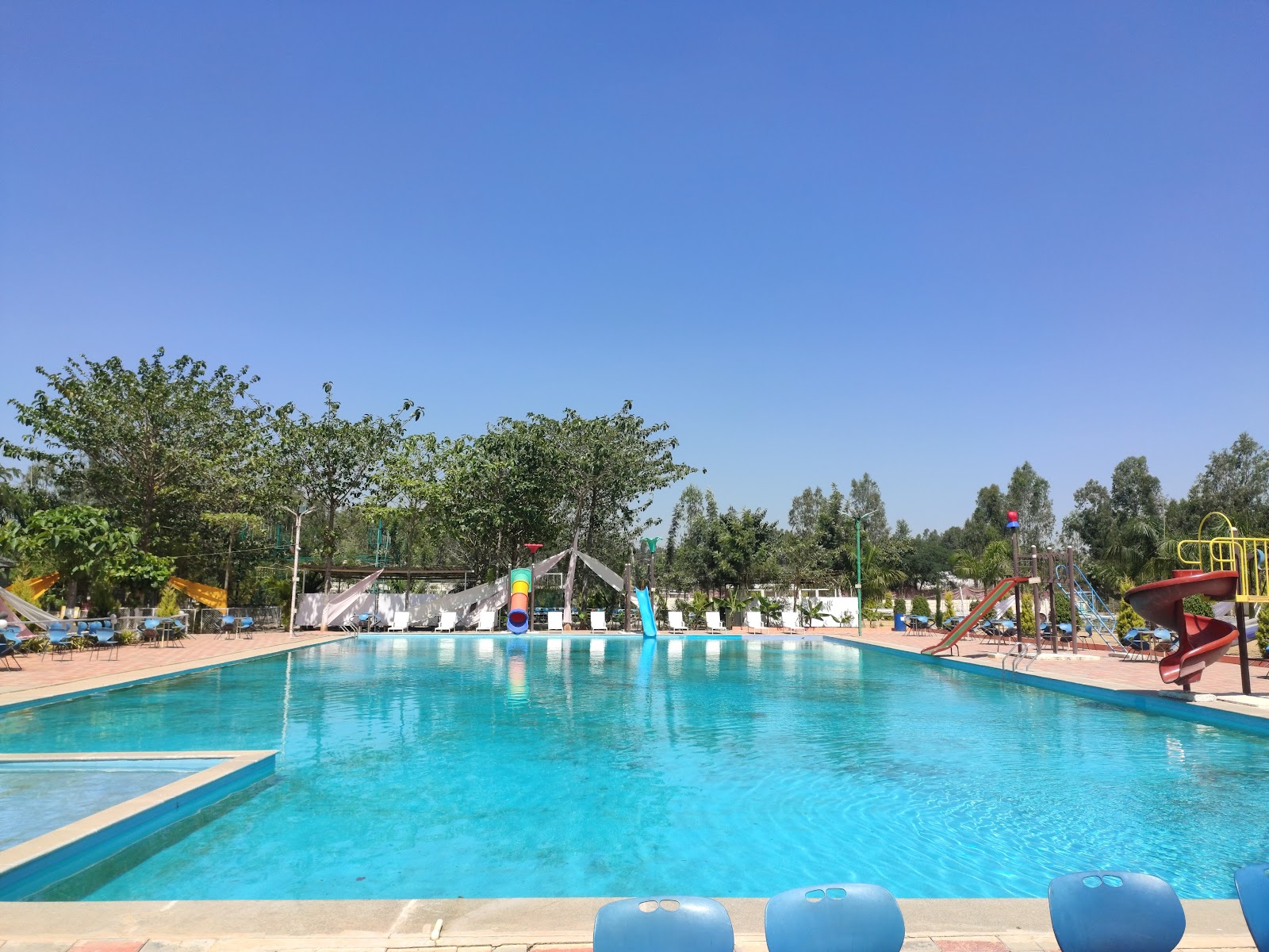 The Meenakshi Resorts — Banquet Hall in Bangalore (on-site parking, in-house decoration, bar service available, 700–1050 guest capacity)