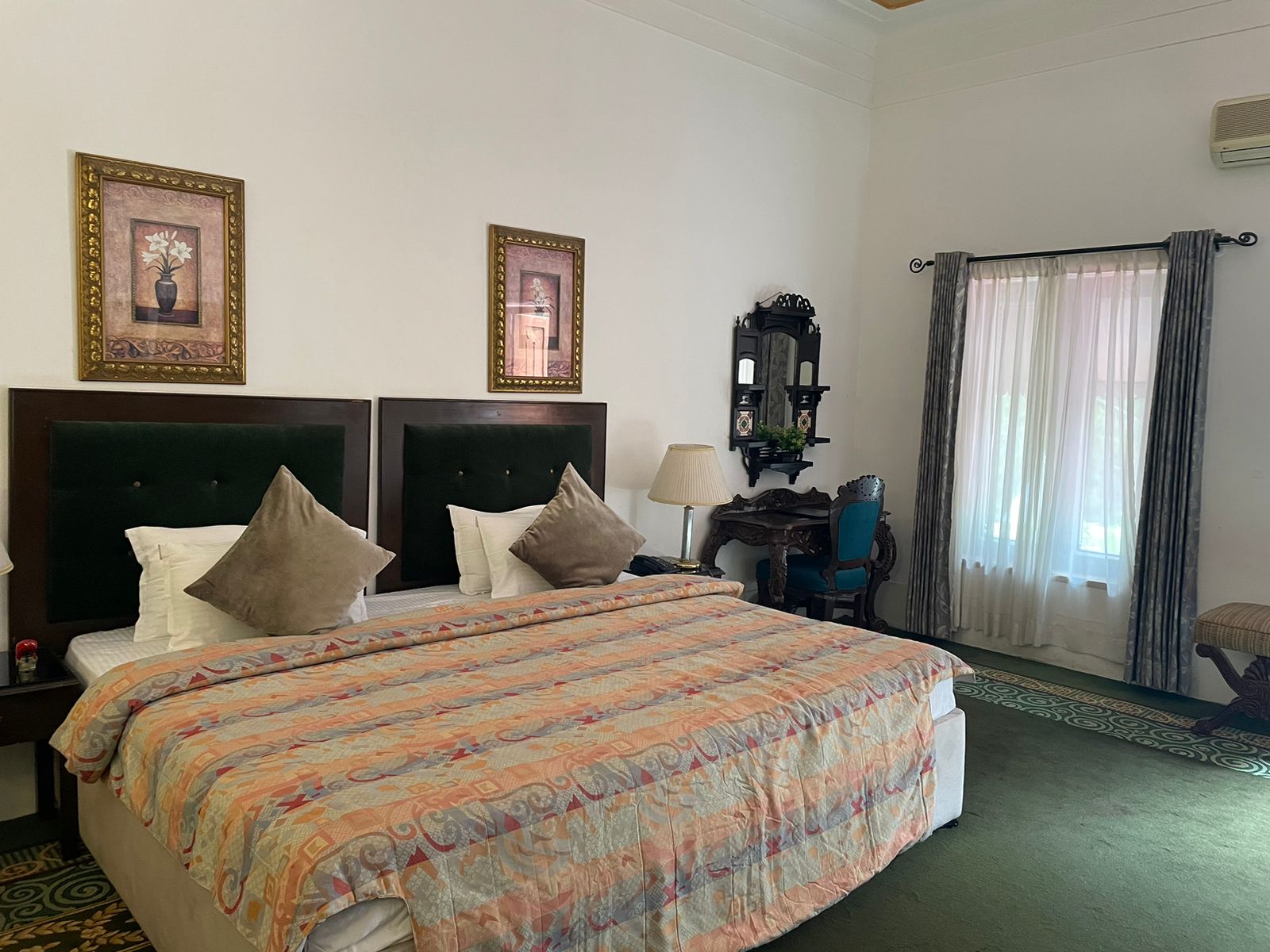 Jayamahal Palace Hotel — Banquet Hall in Palace Road, Bangalore (on-site parking, in-house decoration, bar service available, 2650–4000 guest capacity) — photo 2