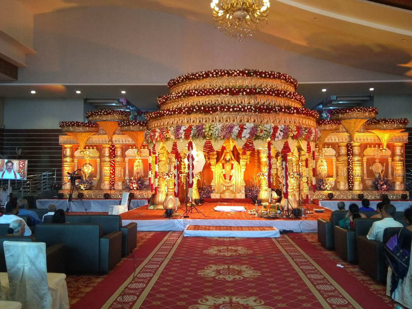 Sbr Palace — Banquet Hall in Marathahalli, Bangalore (on-site parking, in-house decoration, DJ permitted, bar service available) — photo 3