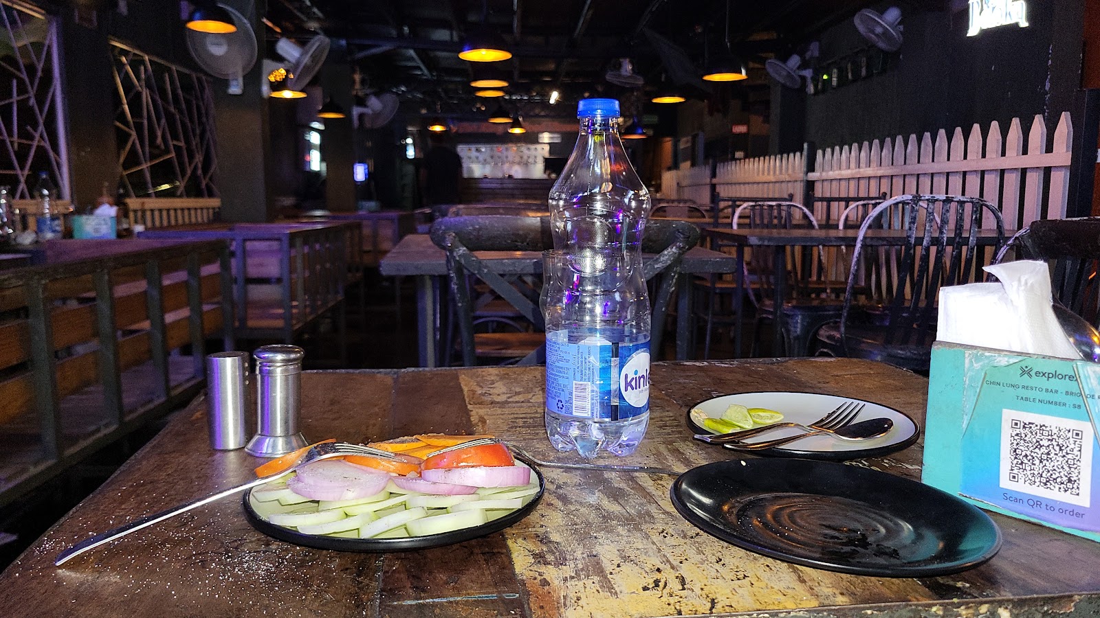 Chin Lung Resto Bar — Pub/Bar in Residency Road, Bangalore (on-site parking, in-house decoration, DJ permitted, bar service available) — photo 3