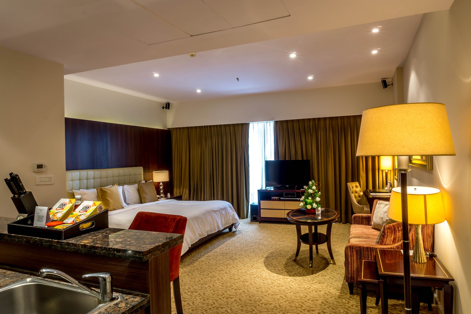 Oakwood Premier Prestige — Banquet Hall in Ashok Nagar, Bangalore (on-site parking, in-house decoration, outside catering allowed, bar service available) — photo 2