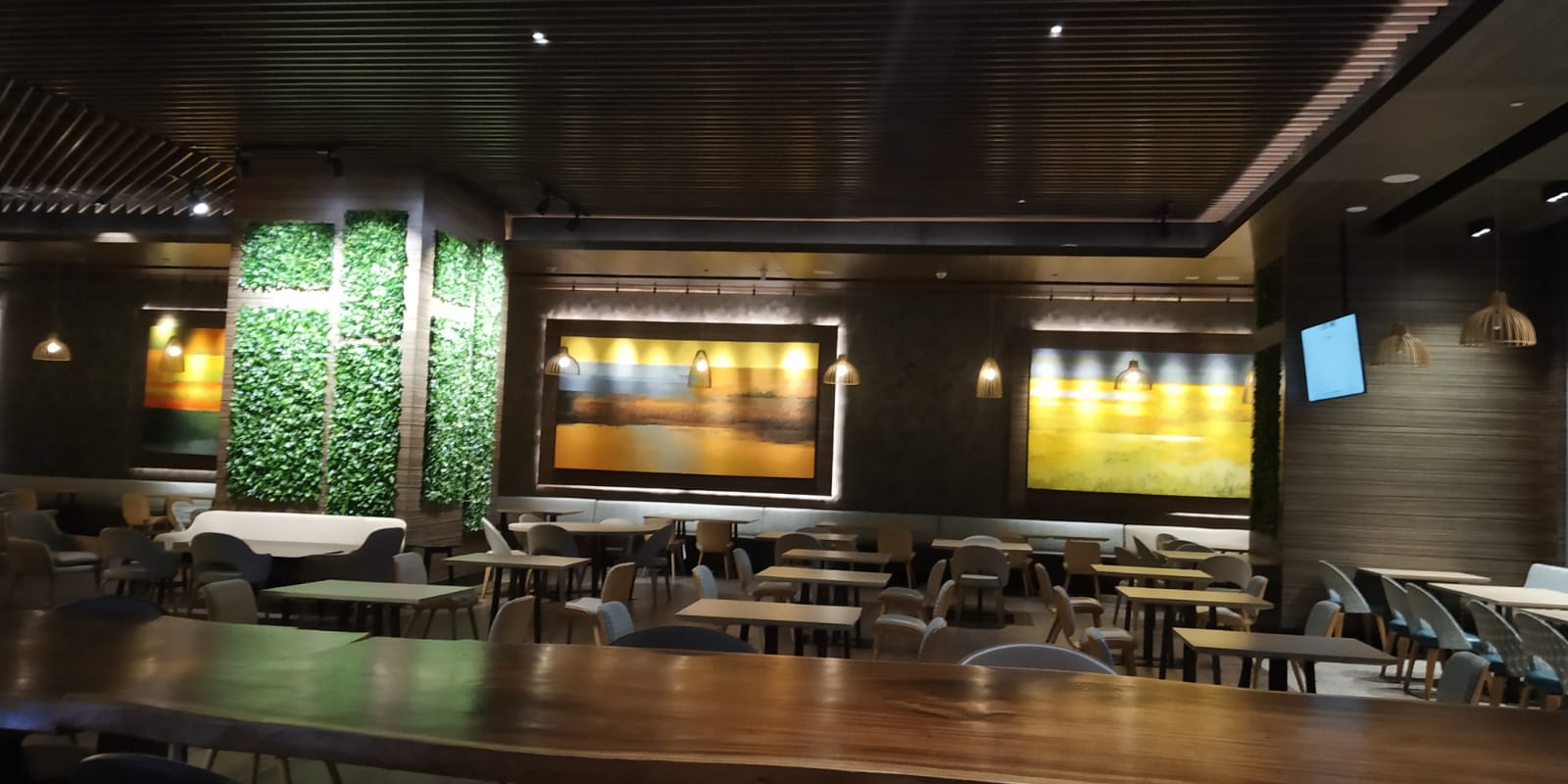 The Falcon Cafe — Restaurant in MG Road, Bangalore (on-site parking, in-house decoration, DJ permitted, bar service available) — photo 4