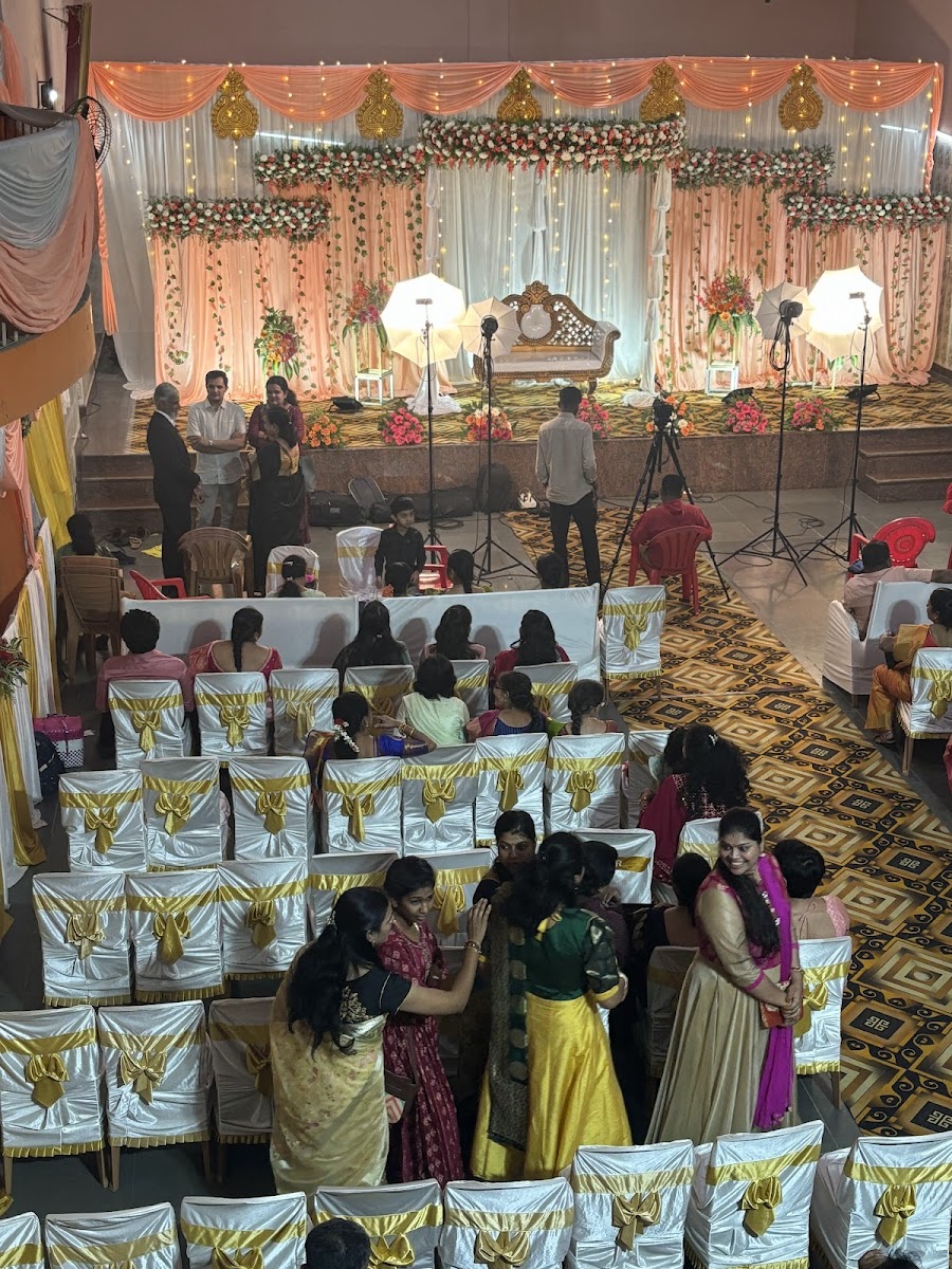 Sri Vasavi Mahal Kalyana Mantapa — Banquet Hall in Bangalore (on-site parking, in-house decoration, DJ permitted, bar service available)