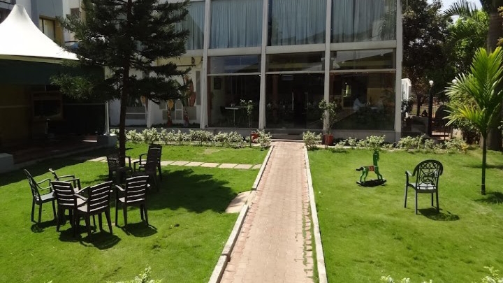 Online Suites Hotel — Banquet Hall in Bangalore (on-site parking, in-house decoration, bar service available, 250–300 guest capacity)