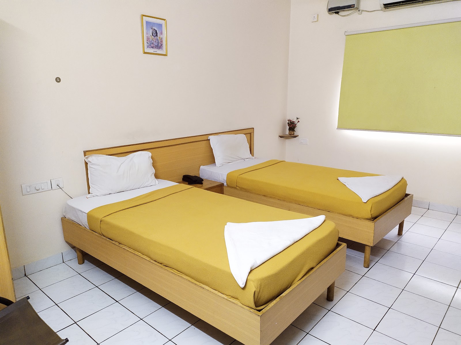 Online Suites Hotel — Banquet Hall in Hosur Road, Bangalore (on-site parking, in-house decoration, bar service available, 250–300 guest capacity) — photo 2