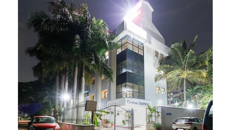 Online Suites Hotel — Banquet Hall in Hosur Road, Bangalore (on-site parking, in-house decoration, bar service available, 250–300 guest capacity) — photo 3