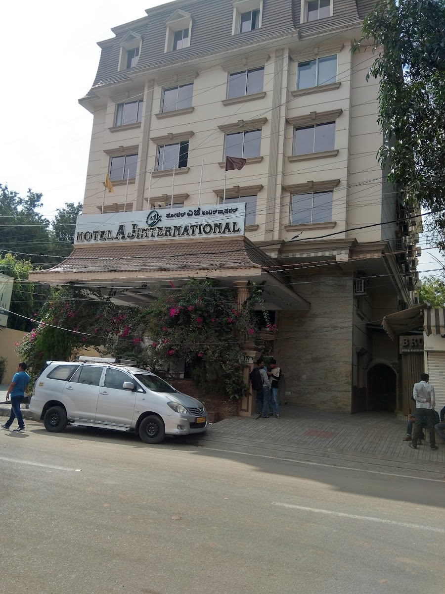 Hotel Aj International — Banquet Hall in Shivajinagar, Bangalore (on-site parking, in-house decoration, bar service available, 200–300 guest capacity) — photo 4