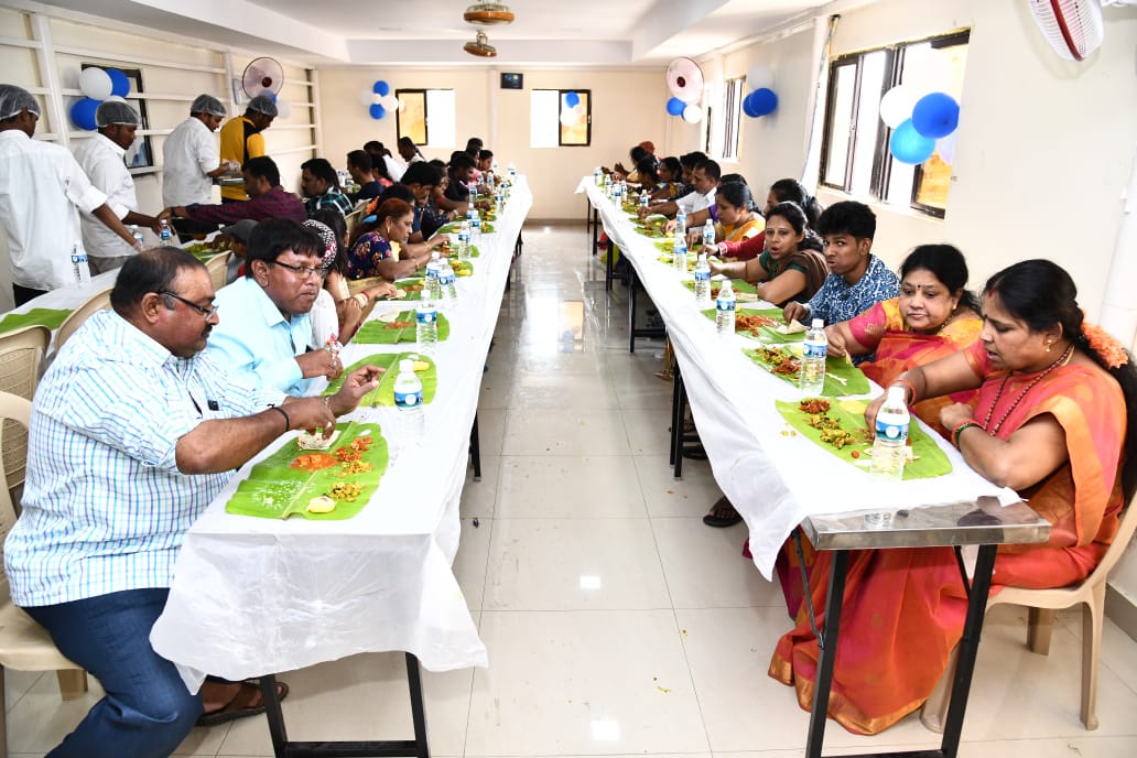 Famous Party Hall — Banquet Hall in RT Nagar, Bangalore (on-site parking, in-house decoration, DJ permitted, bar service available) — photo 3