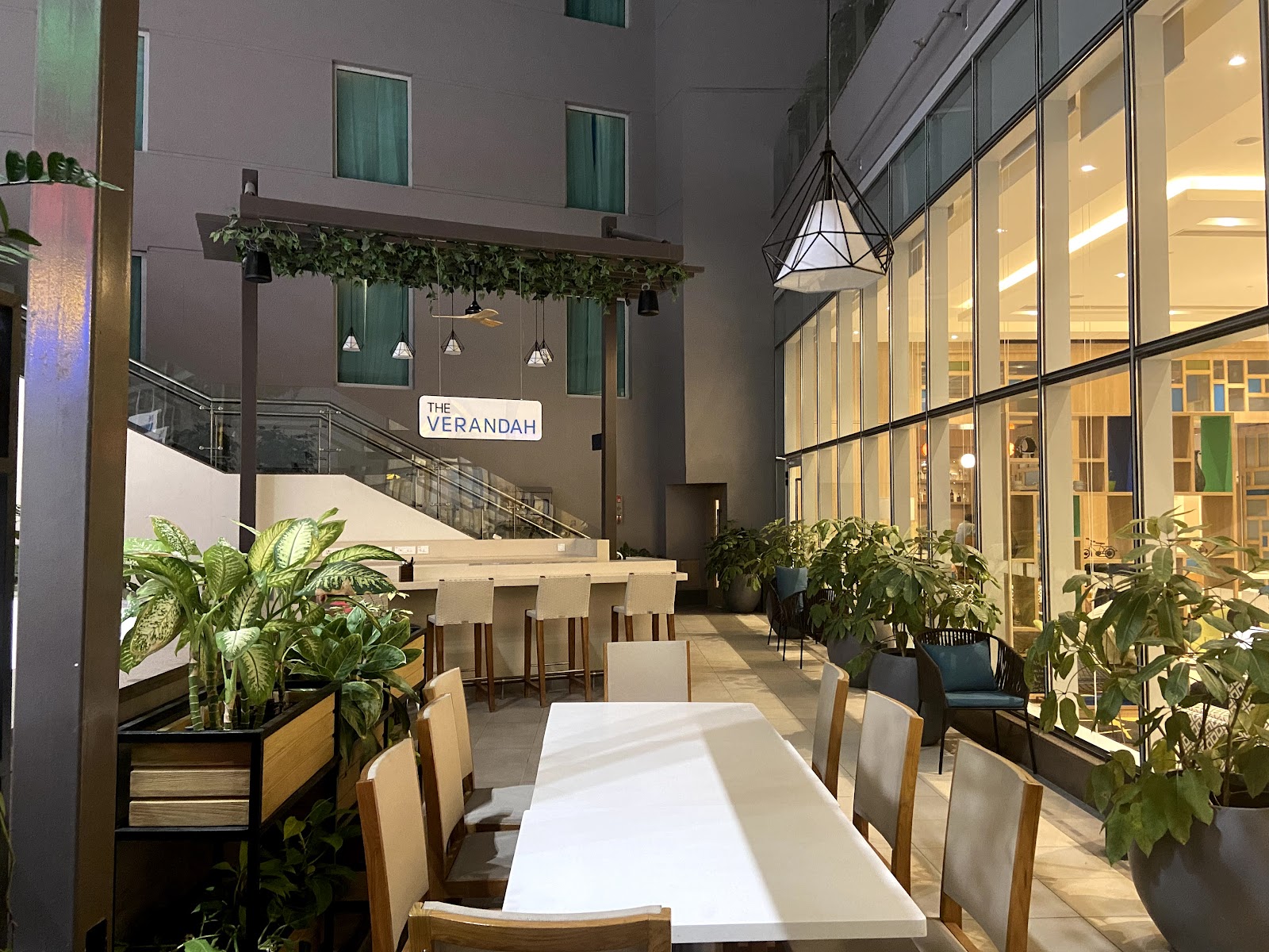 Holiday Inn Express & Suites — Banquet Hall in Bangalore (on-site parking, in-house decoration, outside catering allowed, bar service available)