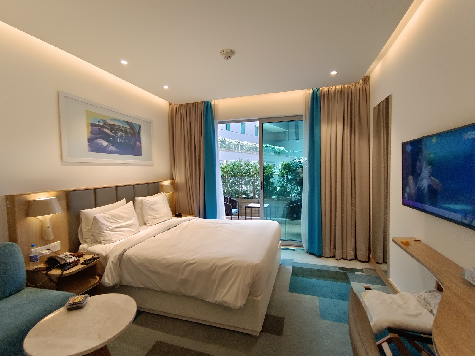 Holiday Inn Express & Suites — Banquet Hall in Hoskote, Bangalore (on-site parking, in-house decoration, outside catering allowed, bar service available) — photo 2