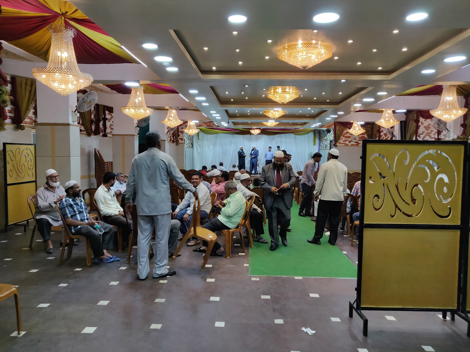 Karnataka Kalyana Mantapa — Banquet Hall in Bangalore (on-site parking, in-house decoration, DJ permitted, bar service available)