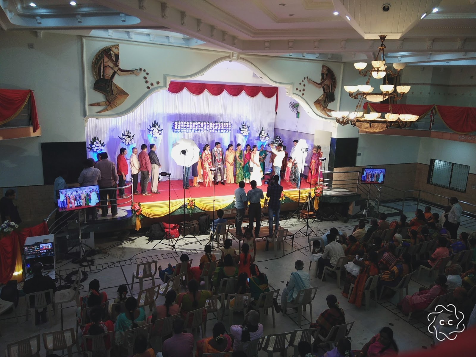 Vasavi Mahal Kalyana Mantapa — Banquet Hall in Malleswaram, Bangalore (on-site parking, in-house decoration, DJ permitted, bar service available) — photo 2