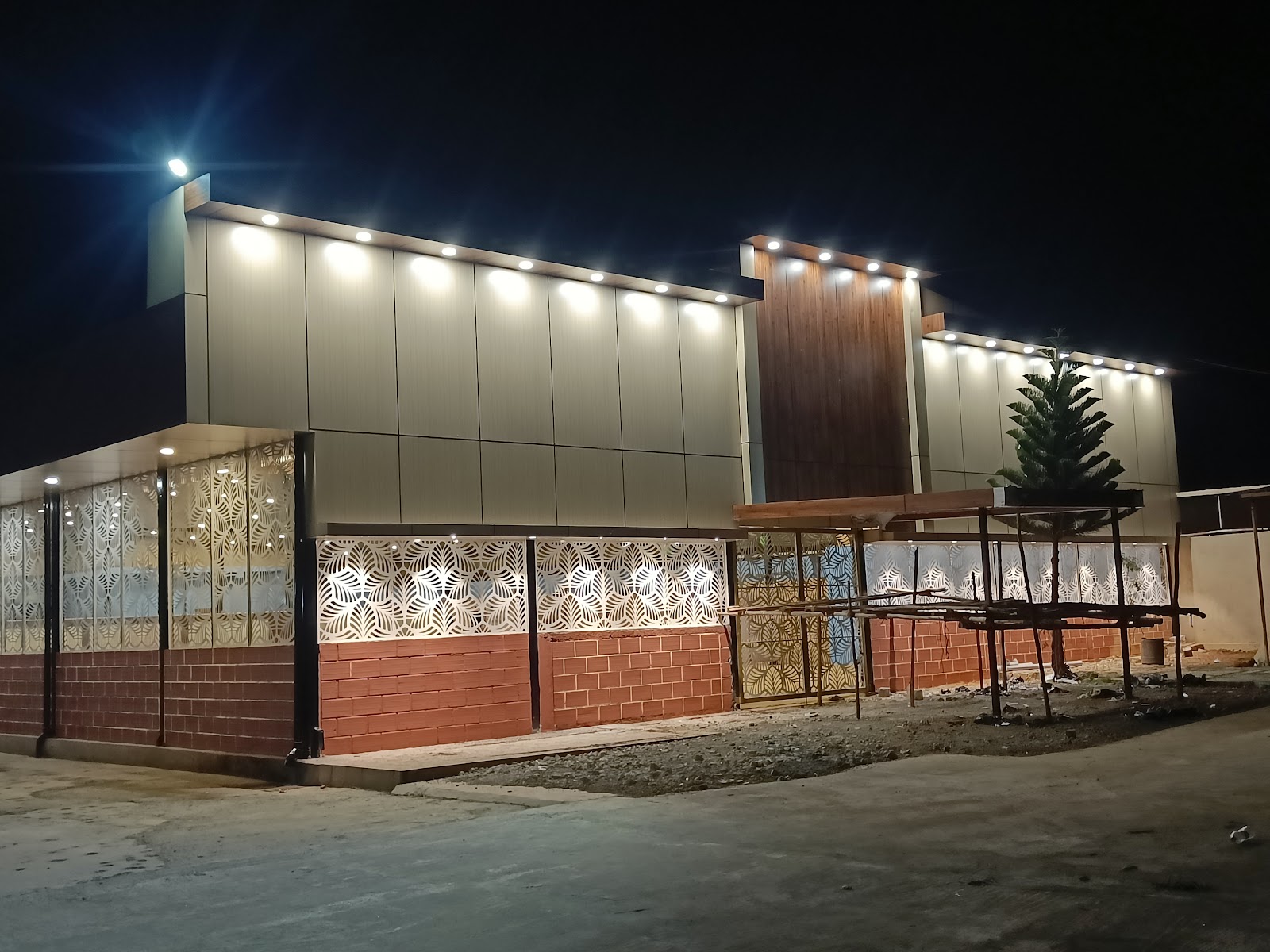 Karnataka Function Hall — Banquet Hall in Hoskote, Bangalore (on-site parking, in-house decoration, DJ permitted, bar service available) — photo 2