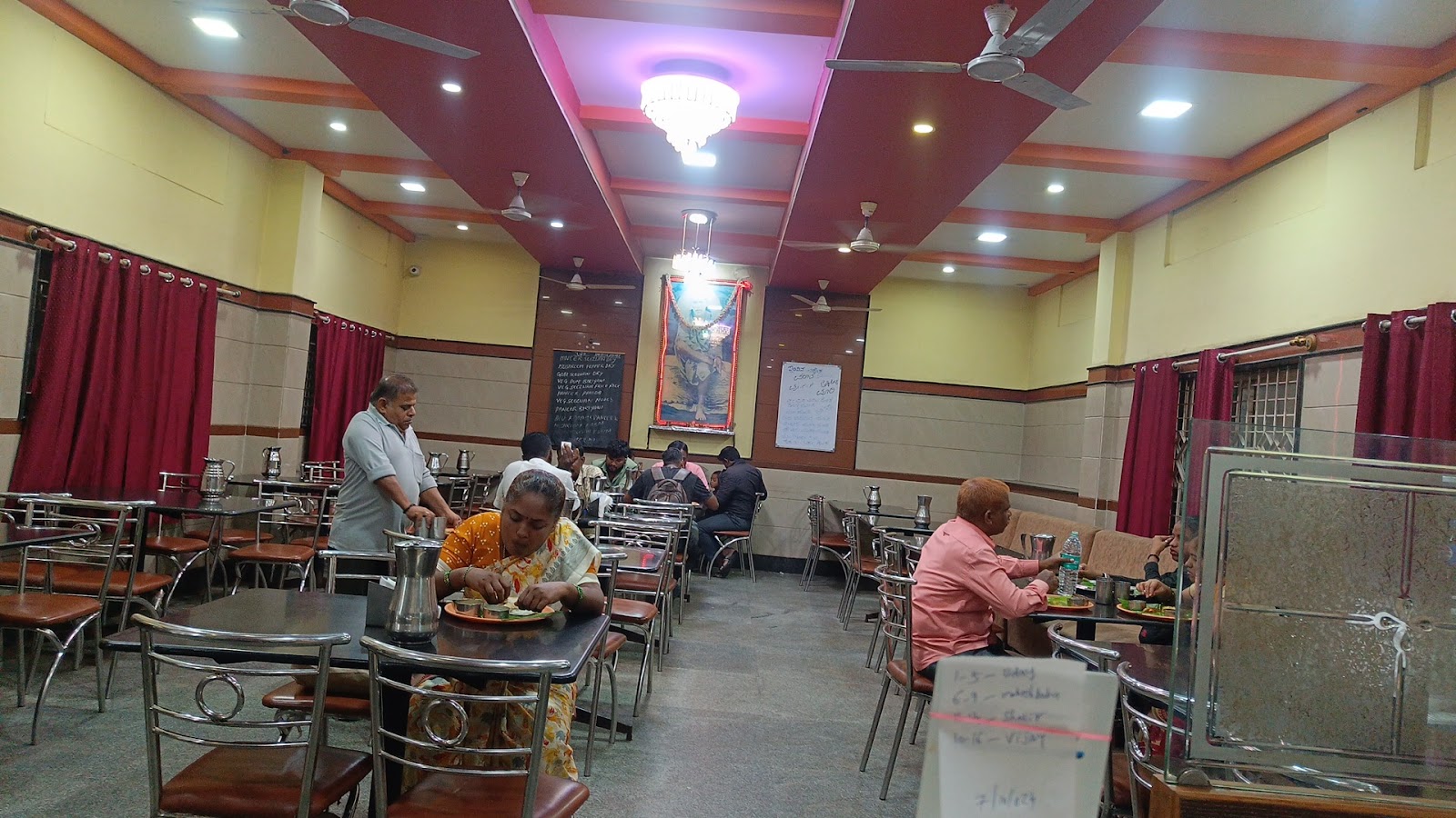 New Garden Restaurant & Party Hall — Banquet Hall in Nelamangala, Bangalore (on-site parking, in-house decoration, bar service available, 400–500 guest capacity) — photo 4