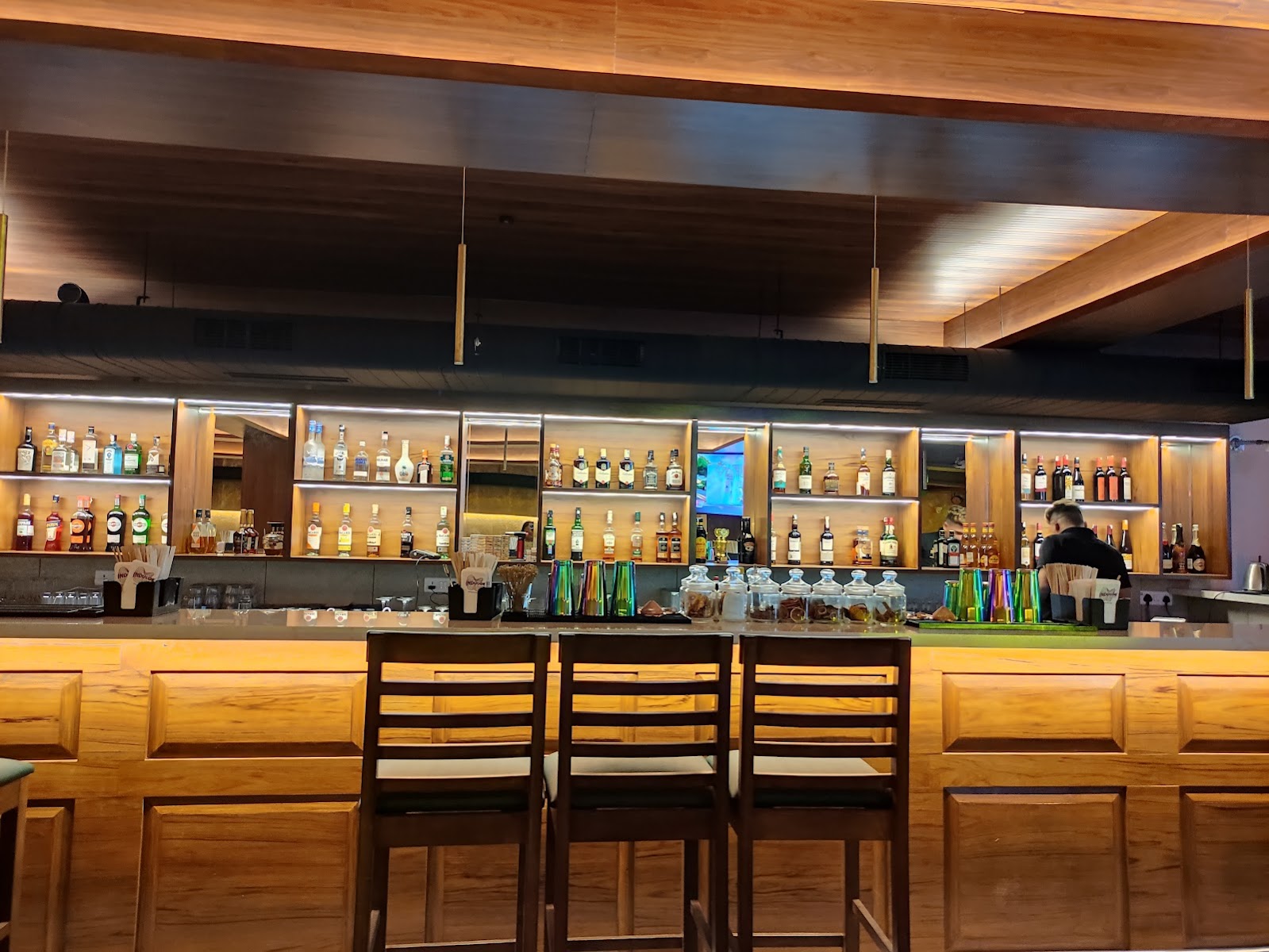 Indulge by House of Commons — Banquet Hall in JP Nagar, Bangalore (on-site parking, in-house decoration, DJ permitted, bar service available) — photo 4