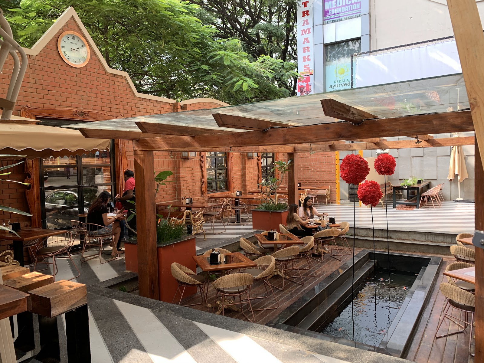 Bumblebee Brew Works — Banquet Hall in Indiranagar, Bangalore (on-site parking, in-house decoration, DJ permitted, bar service available) — photo 3