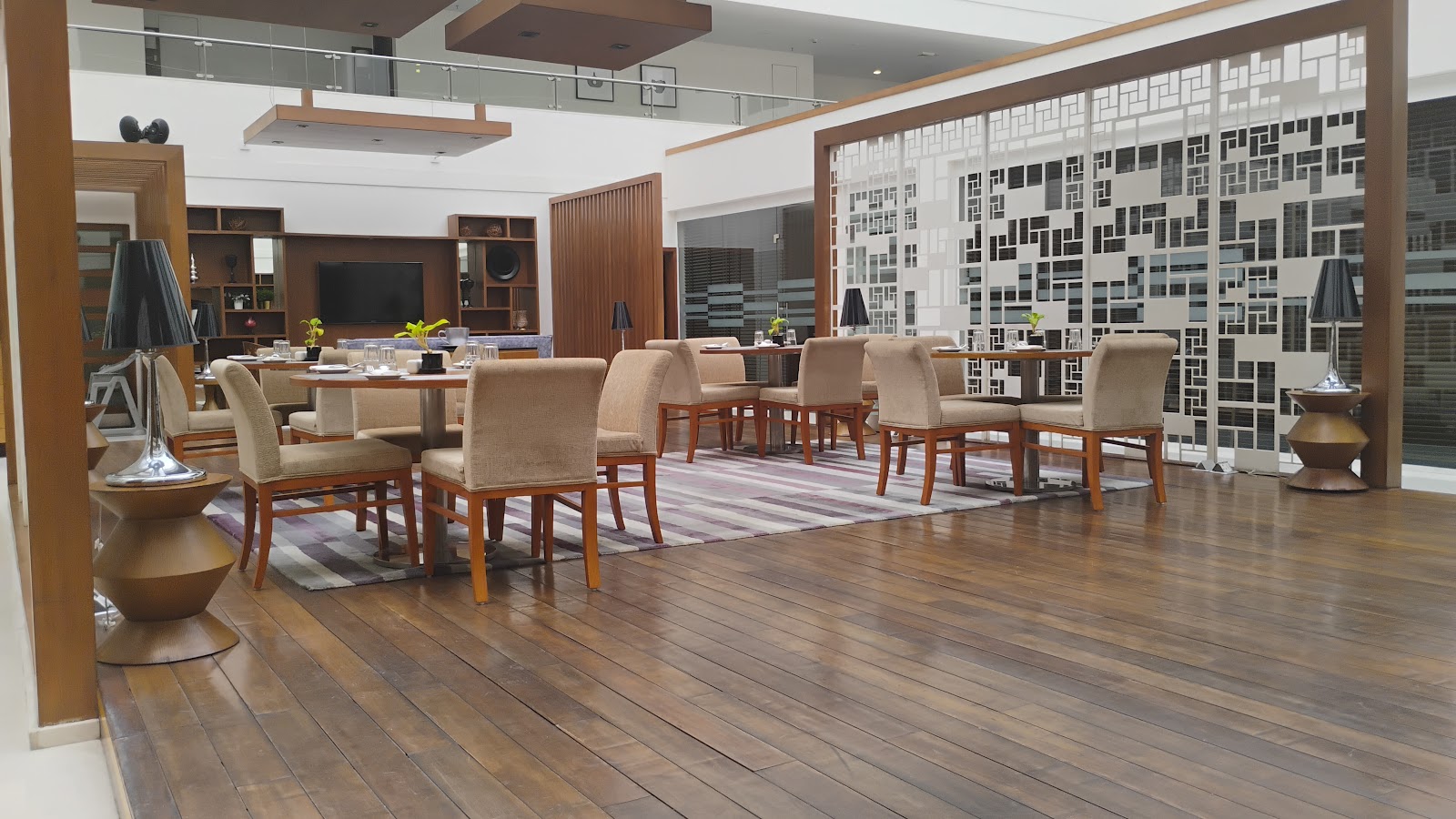 Oakleaf — Banquet Hall in Bangalore (on-site parking, in-house decoration, DJ permitted, bar service available)