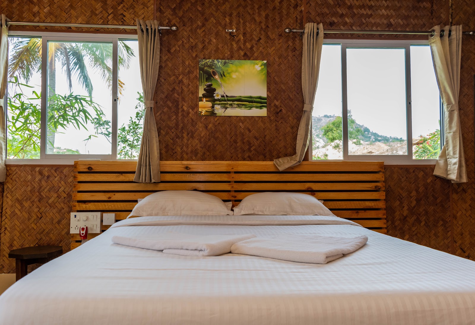 The Odyssey Retreat Resort — Resort in Bannerghatta Road, Bangalore (on-site parking, in-house decoration, bar service available, 1000–1500 guest capacity) — photo 2