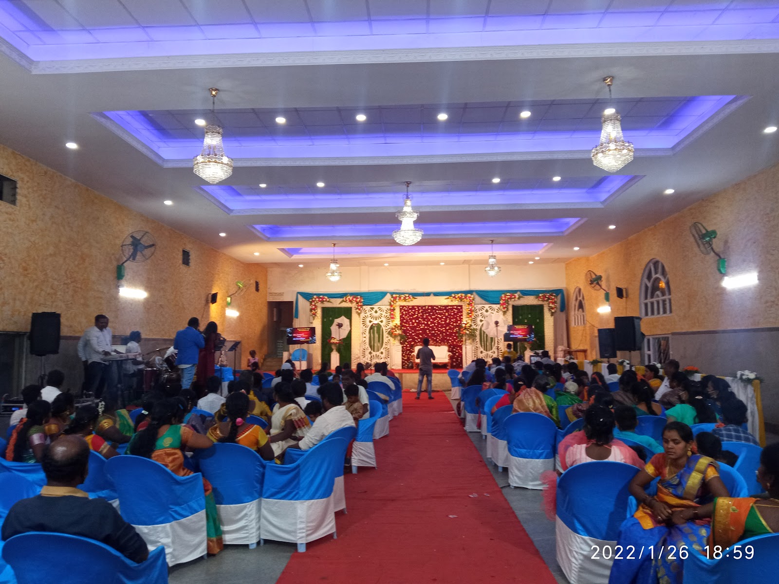 Sree Muniraju Kalyan Mantapa — Banquet Hall in Bannerghatta Road, Bangalore (on-site parking, in-house decoration, DJ permitted, bar service available) — photo 3