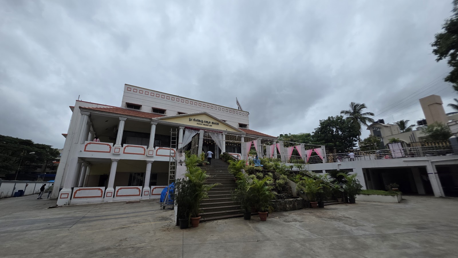 Sri New Venkatadri Kalyana Mantapa — Banquet Hall in Banashankari, Bangalore (on-site parking, in-house decoration, DJ permitted, bar service available) — photo 3
