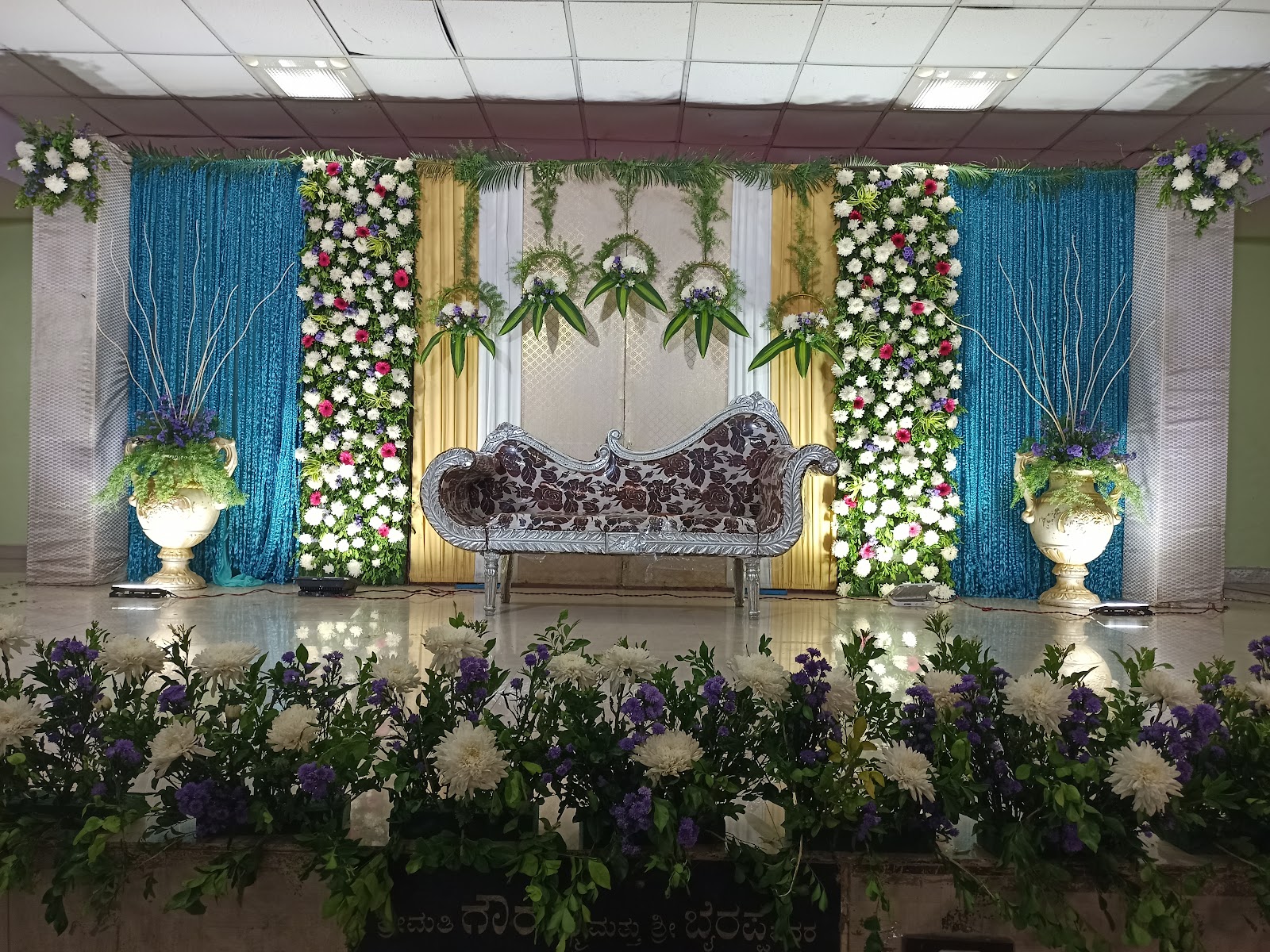 Kuruhina Setty Kendra Sangha — Banquet Hall in Bangalore (on-site parking, in-house decoration, DJ permitted, bar service available)