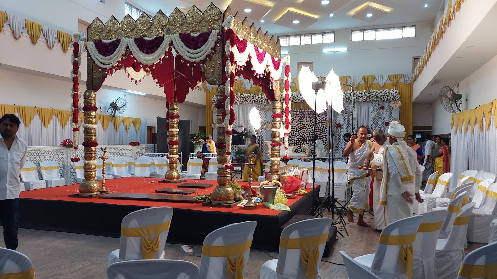 Sri Nijagunara Kshetra — Banquet Hall in Bangalore (on-site parking, in-house decoration, DJ permitted, bar service available)