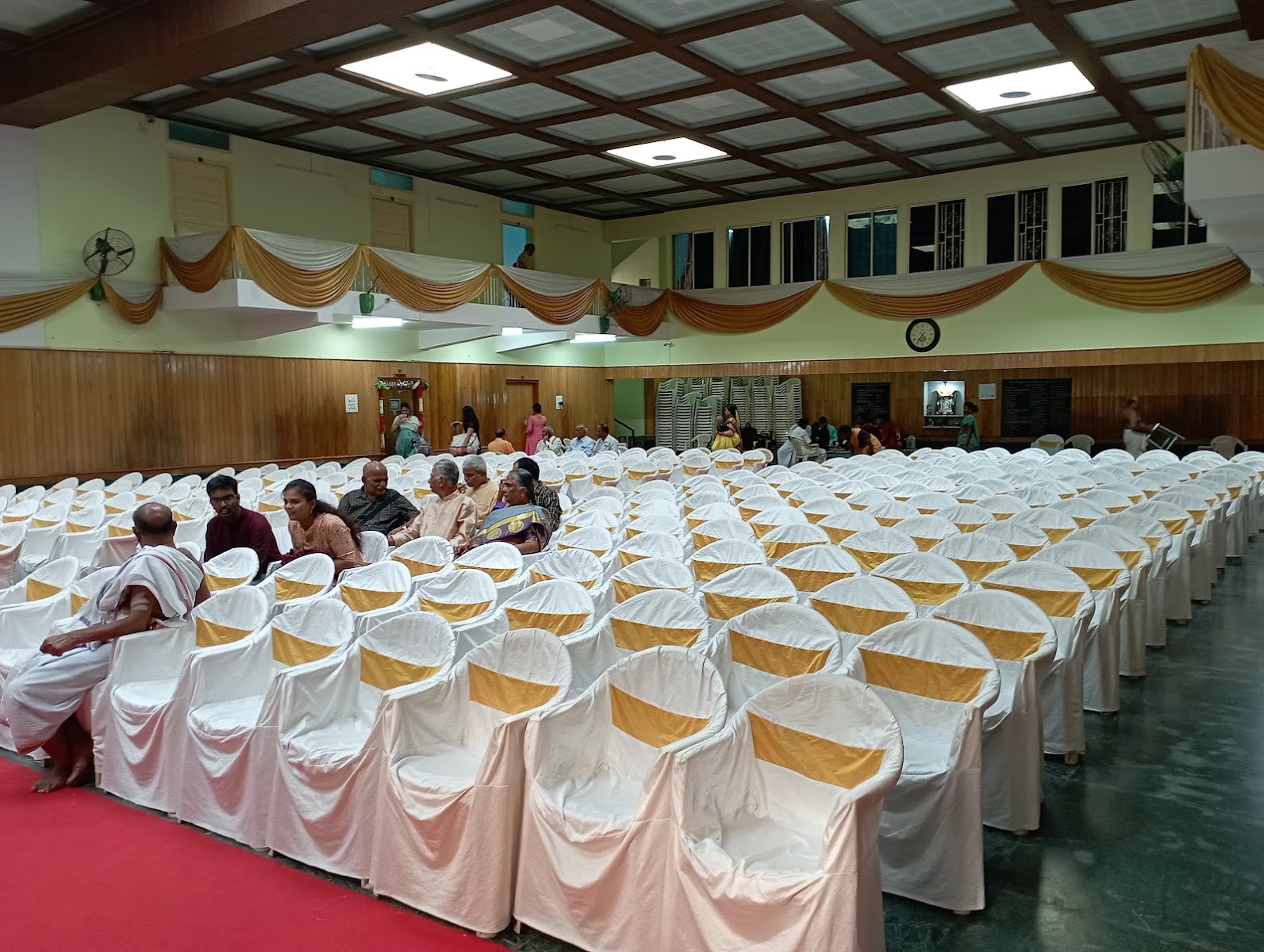 Sri Gurunarasimha Kalyana Mantapa — Banquet Hall in Bangalore (on-site parking, in-house decoration, DJ permitted, bar service available)