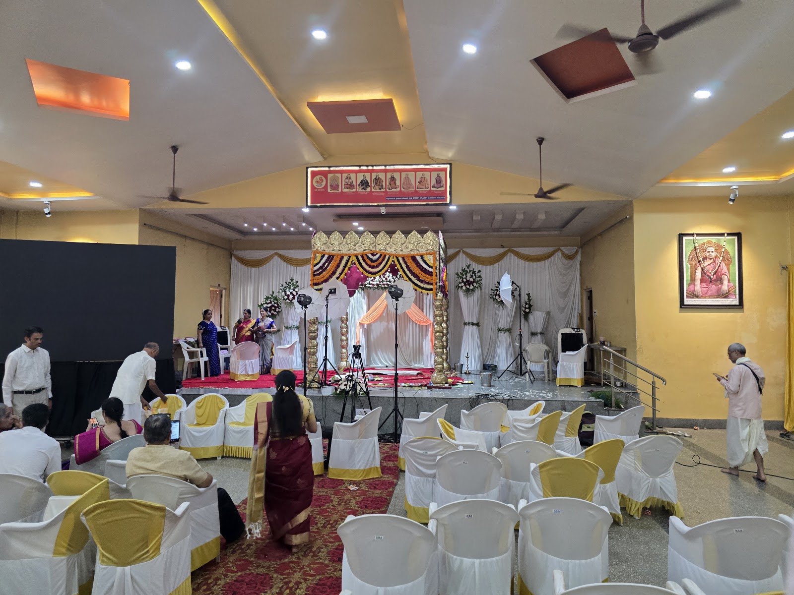 Sri Chandrashekhara Bharati Kalyana Mantapa — Banquet Hall in Bangalore (on-site parking, in-house decoration, DJ permitted, bar service available)