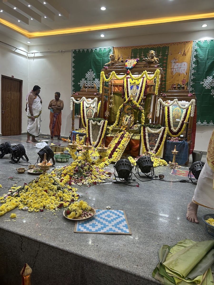 Sri Chandrashekhara Bharati Kalyana Mantapa — Banquet Hall in Basavanagudi, Bangalore (on-site parking, in-house decoration, DJ permitted, bar service available) — photo 2