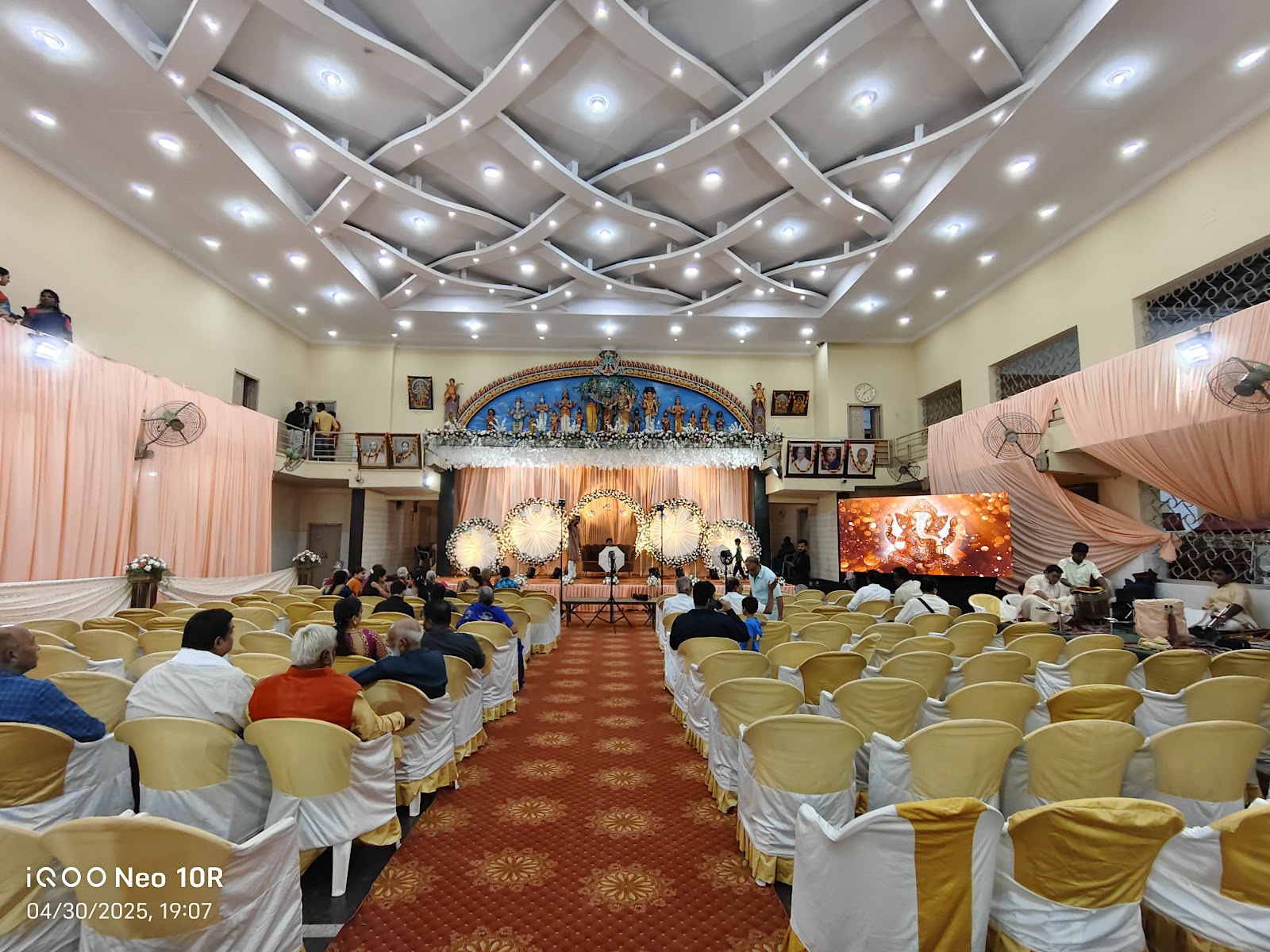 Sri Kuchalambal Kalyana Mahal — Banquet Hall in Bangalore (on-site parking, in-house decoration, DJ permitted, bar service available)