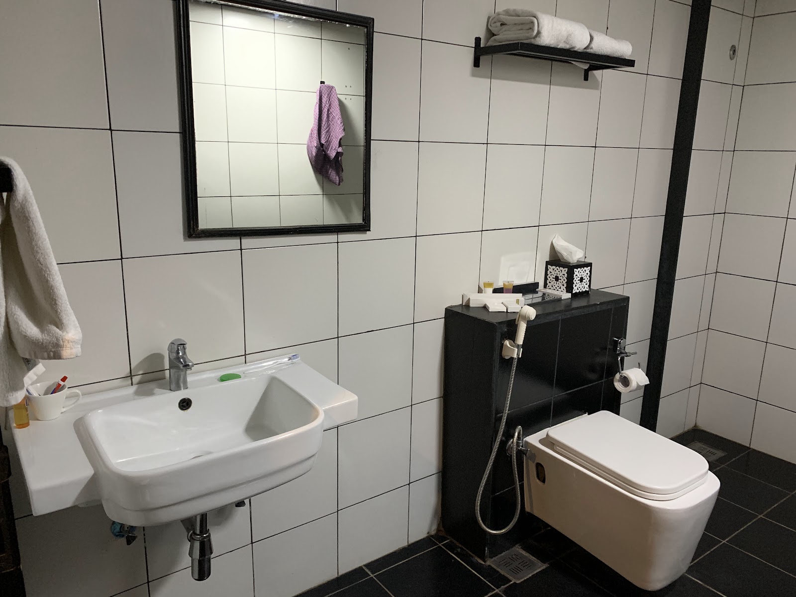 Hotel Liwa — Banquet Hall in Yelahanka, Bangalore (on-site parking, in-house decoration, outside catering allowed, bar service available) — photo 3