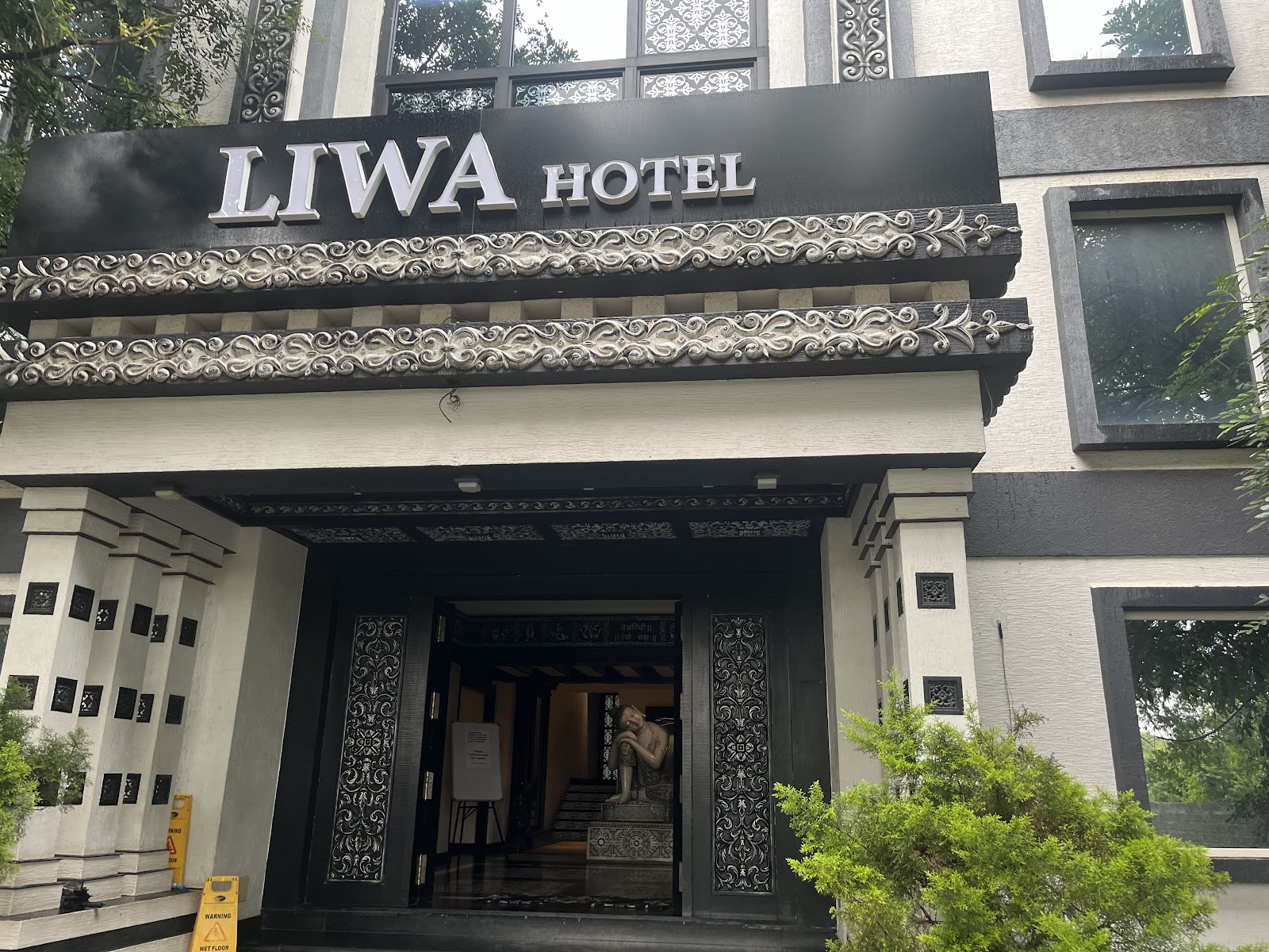 Hotel Liwa — Banquet Hall in Yelahanka, Bangalore (on-site parking, in-house decoration, outside catering allowed, bar service available) — photo 4
