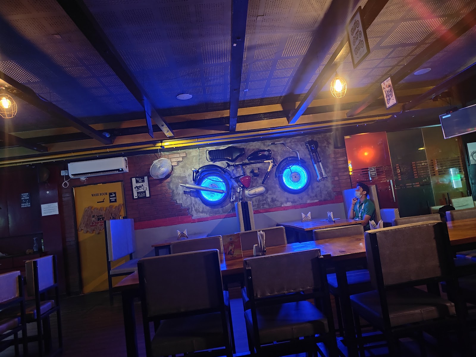 Barcode Pub — Pub/Bar in Koramangala, Bangalore (on-site parking, in-house decoration, DJ permitted, bar service available) — photo 3