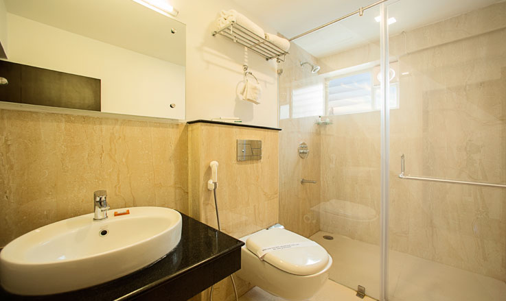 Comfy Business Hotel — Banquet Hall in Koramangala, Bangalore (on-site parking, in-house decoration, bar service available, 100–150 guest capacity) — photo 3