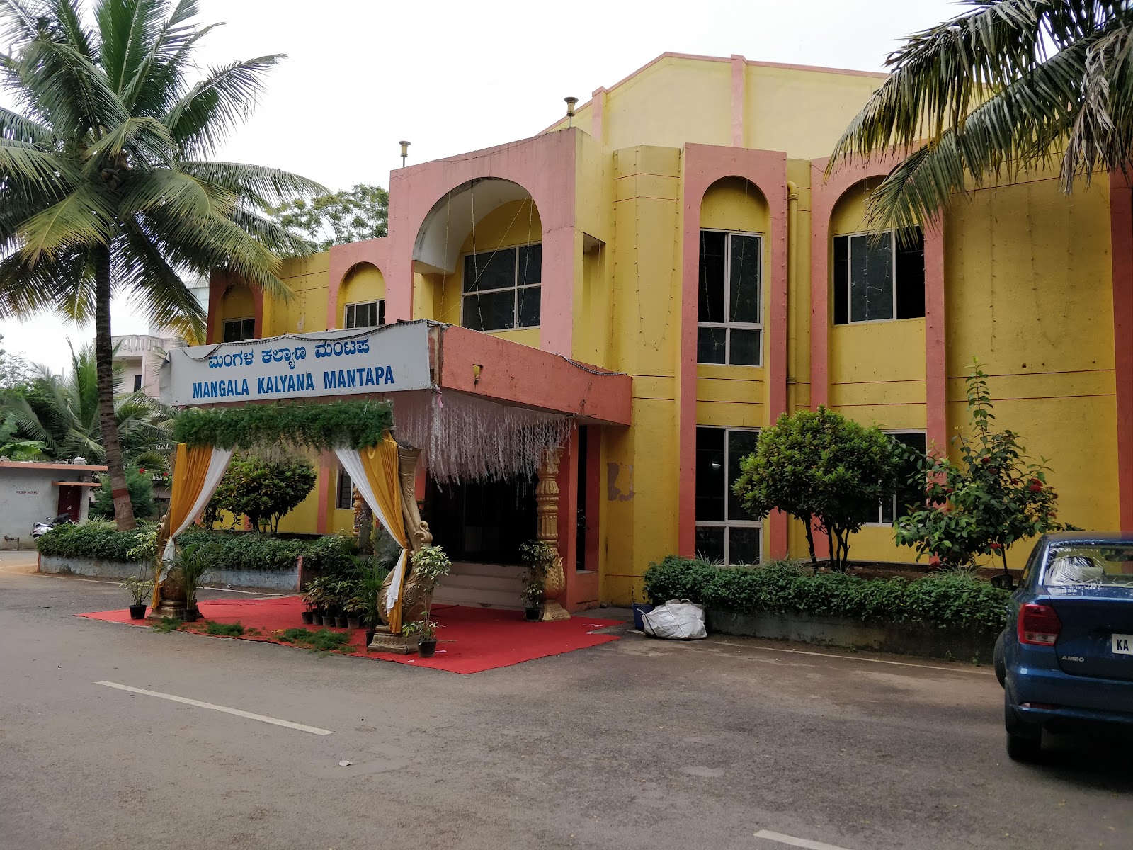 Mangala Kalyana Mantapa — Banquet Hall in Bangalore (on-site parking, in-house decoration, DJ permitted, bar service available)
