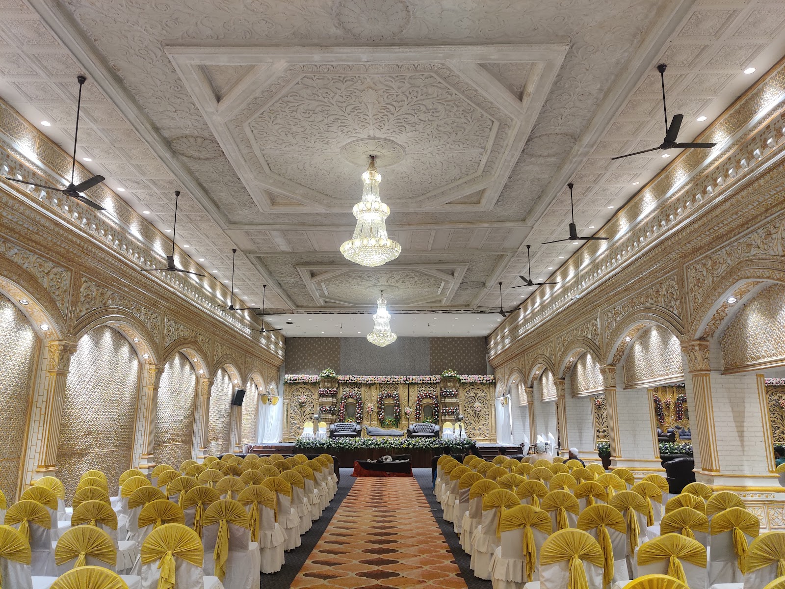 City Palace — Banquet Hall in Lalbagh Road, Bangalore (on-site parking, in-house decoration, DJ permitted, bar service available) — photo 4