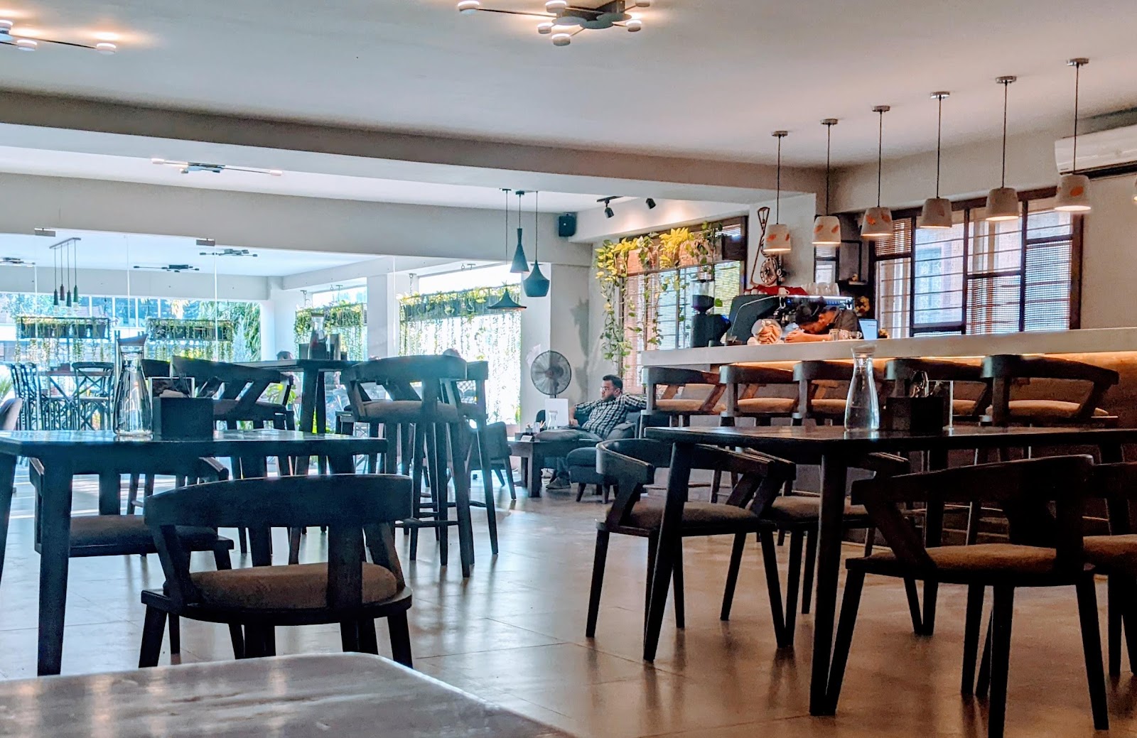 Cafe Petriqor — Restaurant in JP Nagar, Bangalore (on-site parking, in-house decoration, DJ permitted, bar service available) — photo 4
