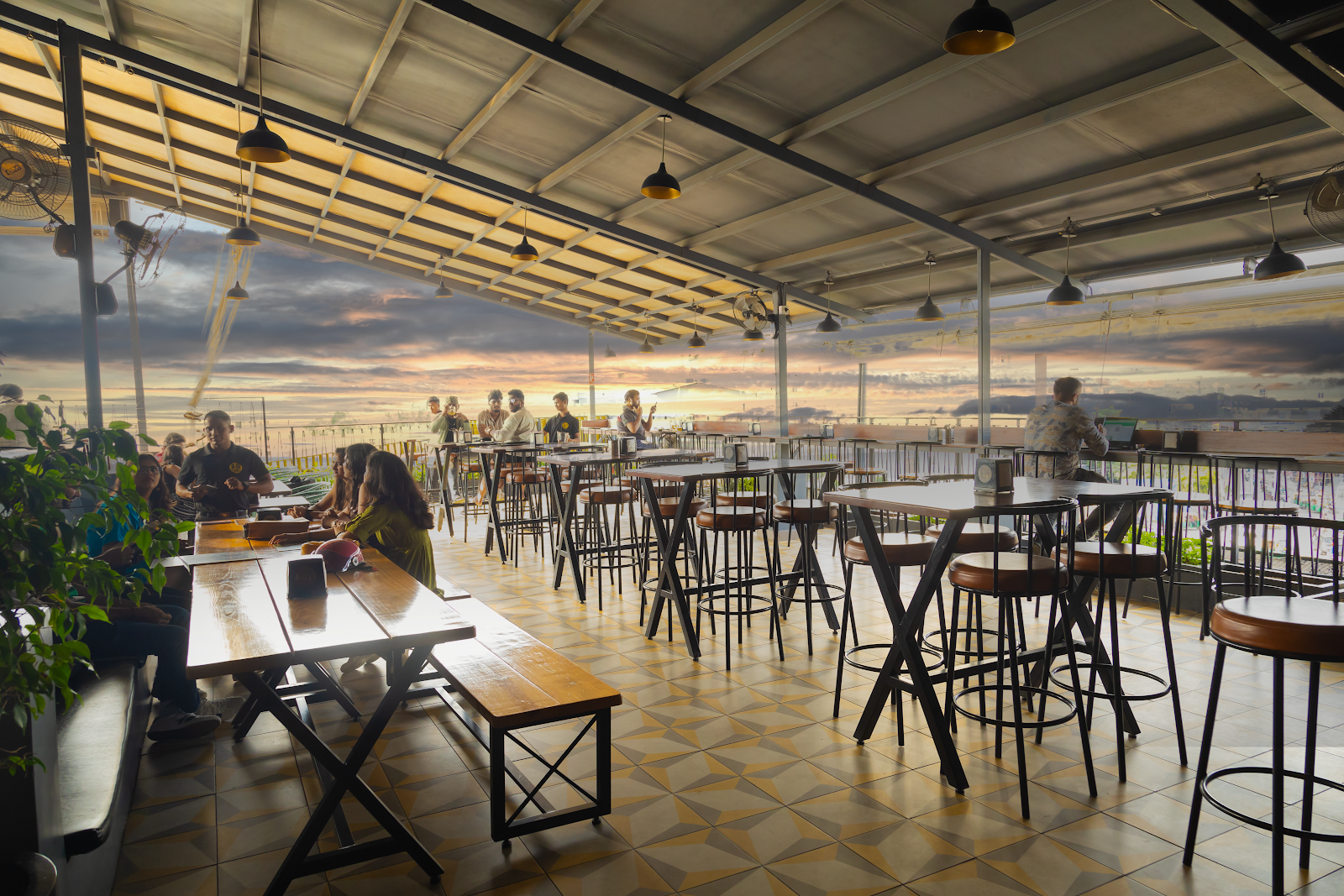 Barrys Sky Lounge Bar & Kitchen — Pub/Bar in Kalyan Nagar, Bangalore (on-site parking, in-house decoration, DJ permitted, bar service available) — photo 4