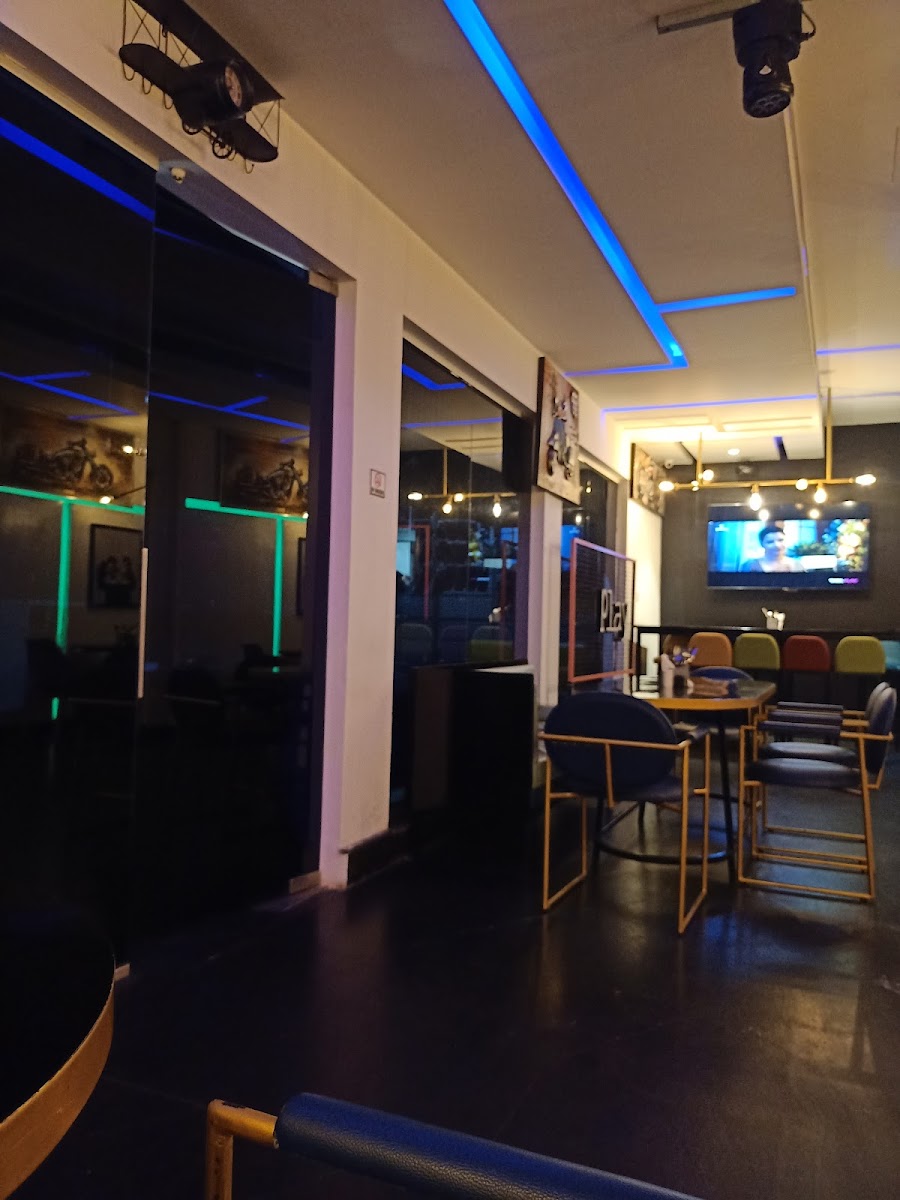 Chameleon Lounge Bar — Pub/Bar in Bangalore (on-site parking, in-house decoration, DJ permitted, bar service available)